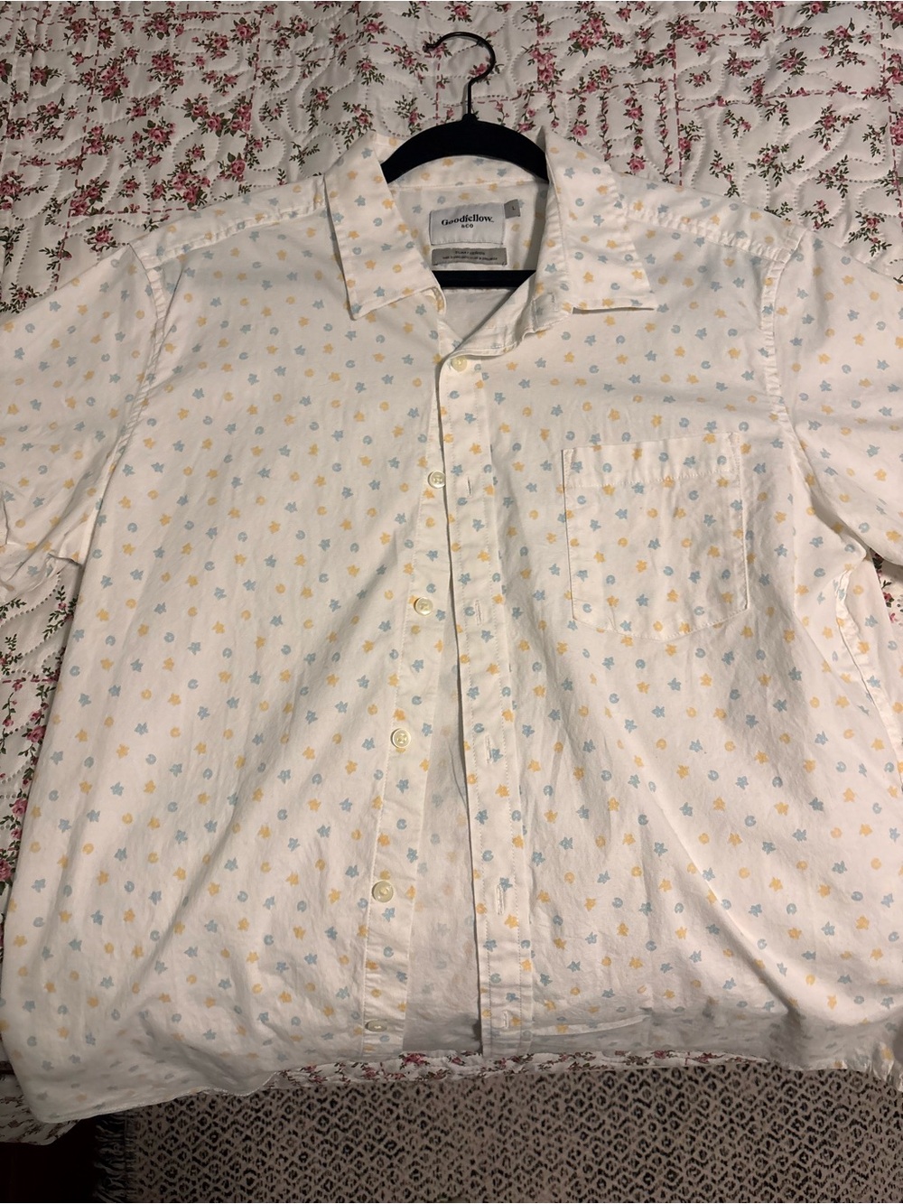 Goodfellow & Co White Short-Sleeve Button-Up Shirt with Yellow & Blue Mini Print